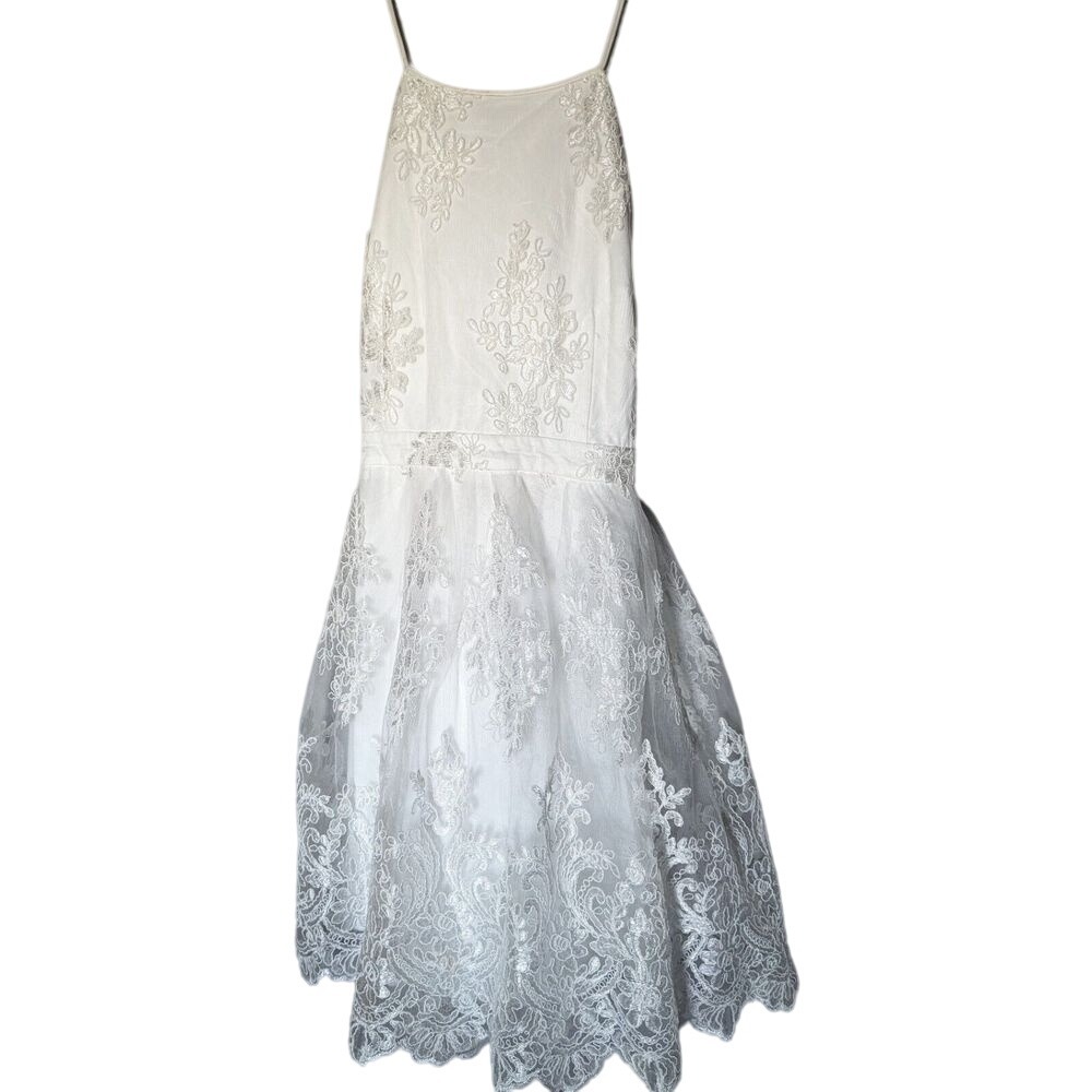 Impressions beautiful Scalloped Ivory wedding or Formal Party‎ Dress Size Large
